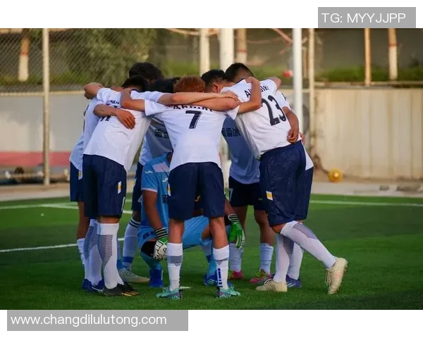 爆头足球：激情碰撞与战术智慧的完美结合，带你领略足球的魅力与乐趣