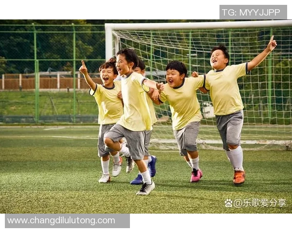 足球嗨起来让我们一起感受激情与快乐的绿茵场上每一次精彩瞬间